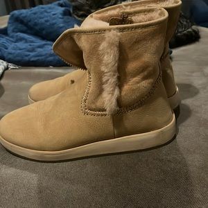 OluKai boots- zip up, tan with shearling inside- barely worn, size 7- super cute